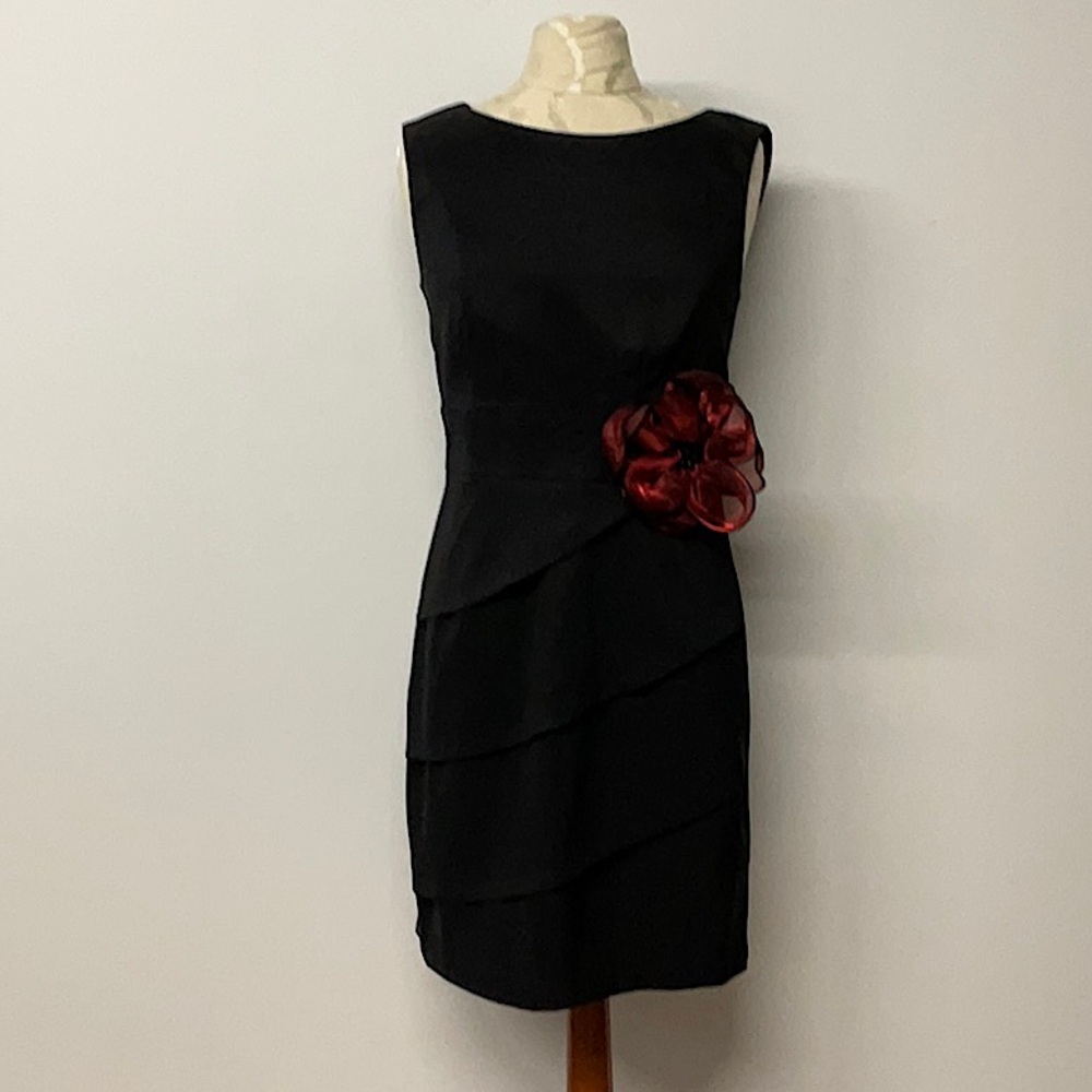 Dress Barn Collection  Black with Beaded Red Flower Sleeveless Dress Size 6